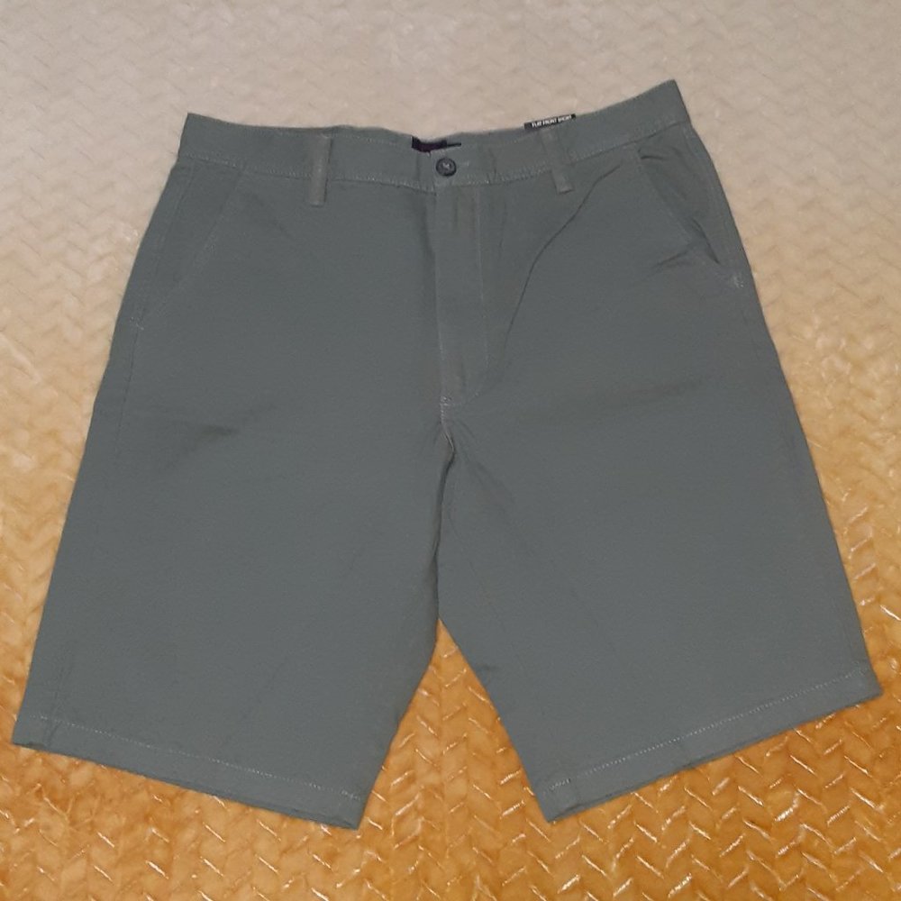 Men's Parc 81 Flat Front Sage Color Shorts Size 34W NWT-$48.00.